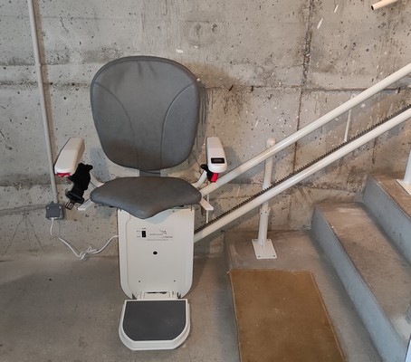 Chaise monte-escalier à Langeac